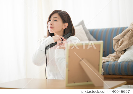 房間穿·女人·沙發 房間穿·女人·沙發 40046697
