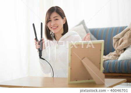 Room wear · women · sofa Room wear · women · sofa 40046701