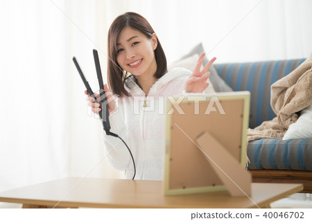 房間穿·女人·沙發 房間穿·女人·沙發 40046702