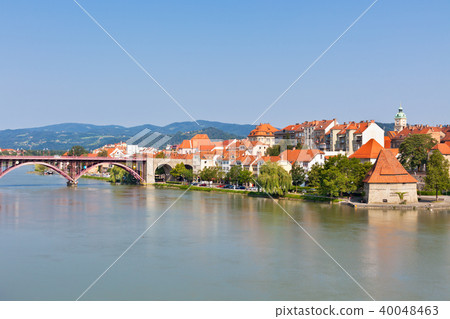 Maribor city embankment 40048463