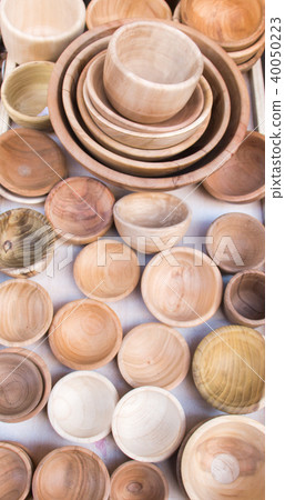 empty wooden bowl empty wooden bowl 40050223