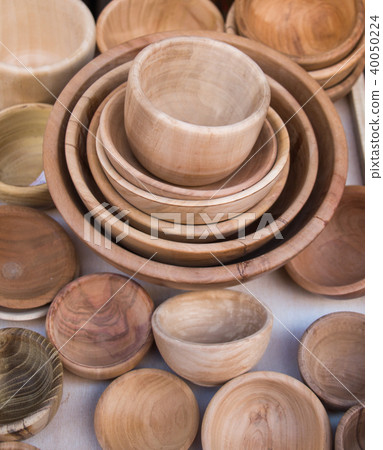 empty wooden bowl empty wooden bowl 40050224