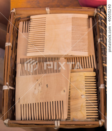 Hair Comb made of wood Hair Comb made of wood 40050240