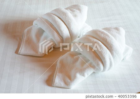 white towels on bed white towels on bed 40053396