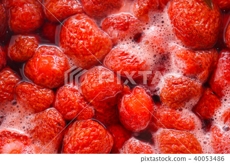 Strawberry jam making Strawberry jam making 40053486