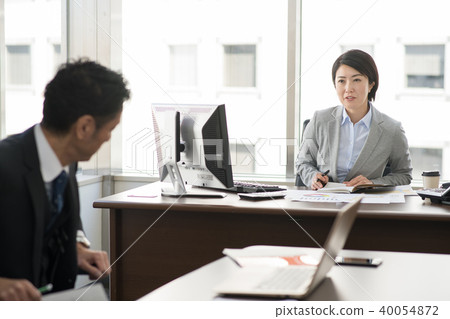 營業所書桌工作圖像 40054872