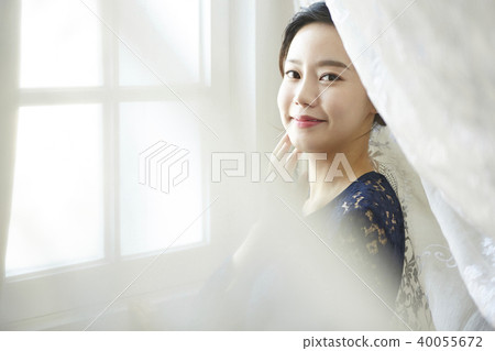 Female beauty image 40055672