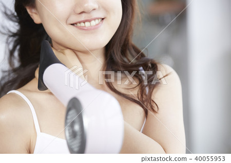 Female Beauty Image Hair Care 40055953