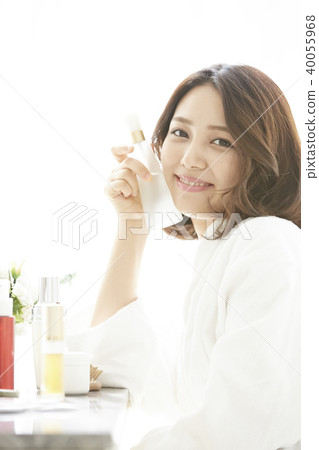 Women Skin Care 40055968