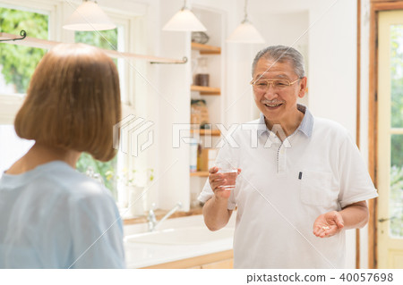 資深夫婦醫學健康醫療圖像 40057698