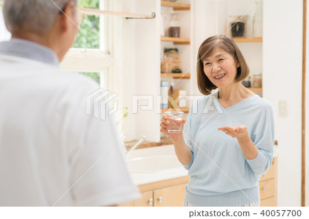 資深夫婦醫學健康醫療圖像 40057700