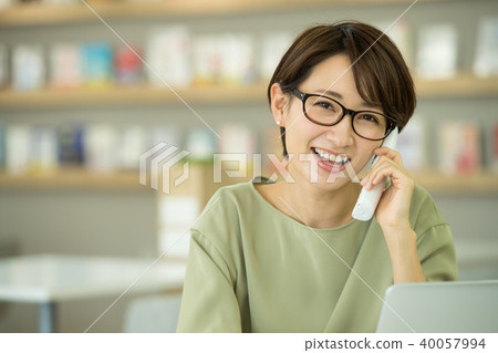 Businesswoman office middle casual business image Businesswoman office middle casual business image 40057994