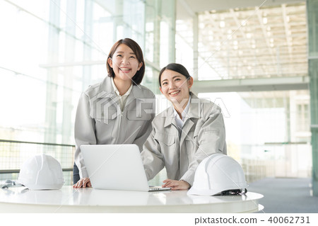 Construction business meeting worker business woman 40062731