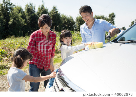 家庭汽車洗車家庭形象 40062873