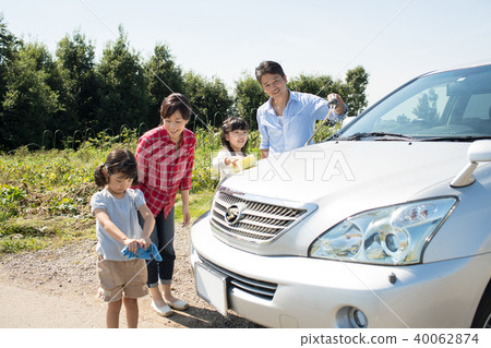 Family car car wash family image Family car car wash family image 40062874