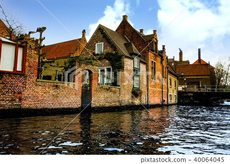 Bruges cityscape seen from a canal 40064045