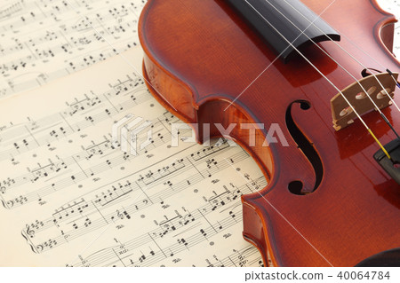 Sheet music and violin Sheet music and violin 40064784