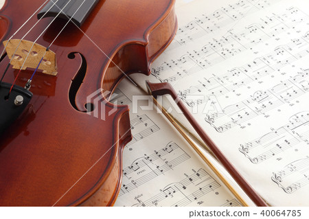 Sheet music and violin Sheet music and violin 40064785
