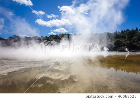 Steaming lake in Waiotapu, Rotorua, New Zealand Steaming lake in Waiotapu, Rotorua, New Zealand 40065525