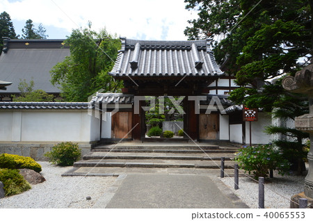 白色的鍋和門（山梨縣甲州市的Keirinji / Shioyama小屋） 40065553