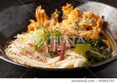 Chilled tempura udon 40069148