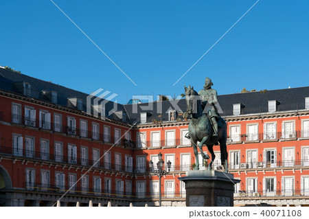 Statue of Philip III on Plaza Mayor at Madrid Statue of Philip III on Plaza Mayor at Madrid 40071108