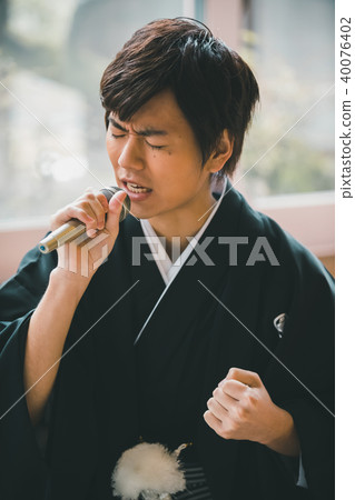唱 演歌 男人 40076402