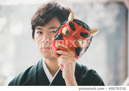 the last day of winter in the traditional lunar calendar, the bean-scattering ceremony, male 40076530