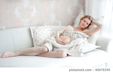 pregnancy, young mother in the period of pregnancy 40078395