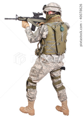 US soldier with rifle US soldier with rifle 40078626