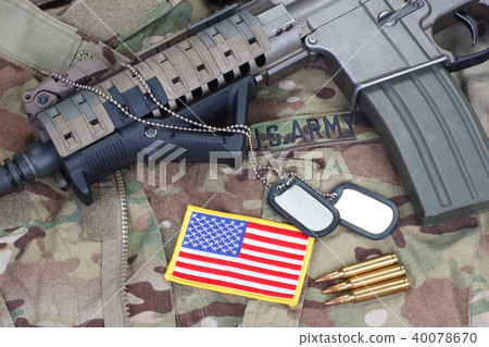 us army special forces uniform and weapon  40078670