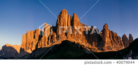 Rocky Mountains at sunset.Dolomite Alps, Italy  40079044