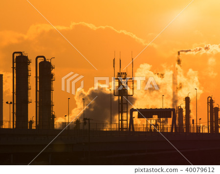 Factory zone of late sun Factory zone of late sun 40079612