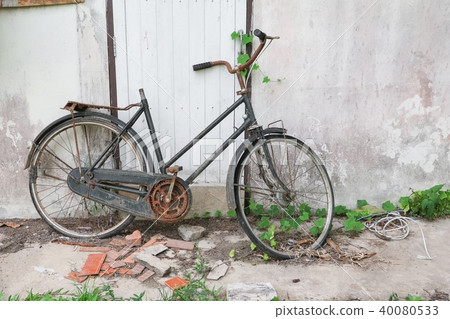 bicycle Antique  Broken  Old at decay and rust 40080533