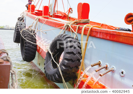 tire bumper protection the side of boat tire bumper protection the side of boat 40082945