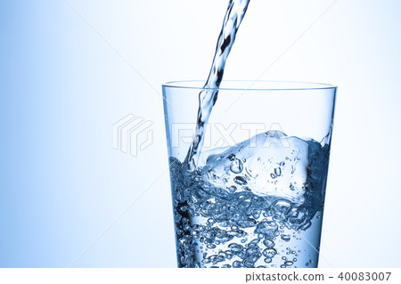 倒水 倒水 40083007