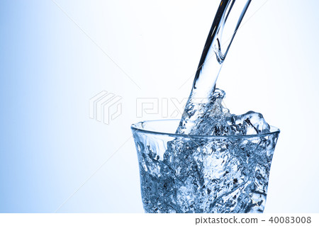 Pour water 40083008