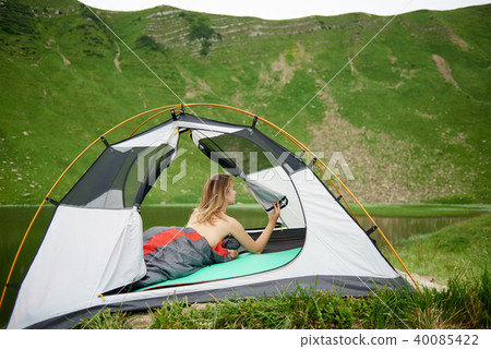 Attractive naked woman in camping - Stock Photo [40085422] - PIXTA