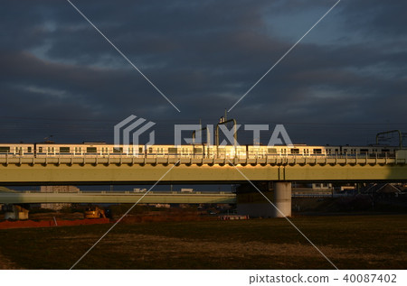 Morning and bridge of Tama River Morning and bridge of Tama River 40087402