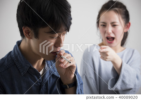 抽煙 40089020