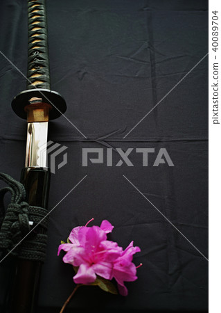 Unspoiled Japanese sword and azalea flowers 40089704