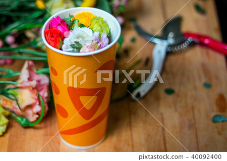 flowers in a glass for drinks 40092400