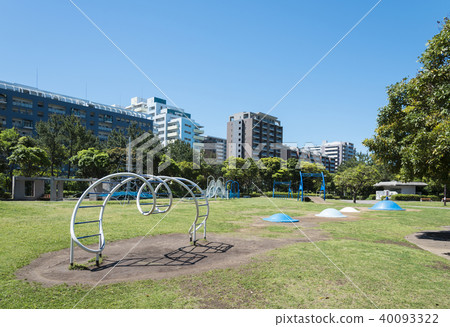 大型公園設有遊樂設施 40093322