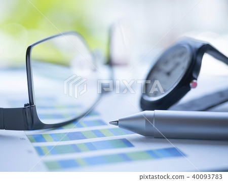商業形象·圖·時鐘·眼鏡·清新的綠色 40093783