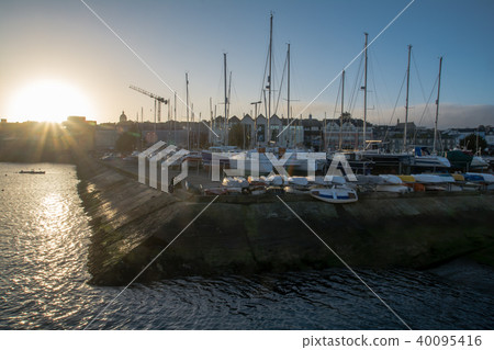 Sunset falling in the port of Penzance in western England 40095416