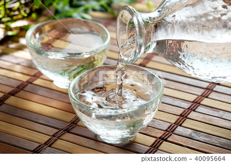 Summer cold sake 40095664