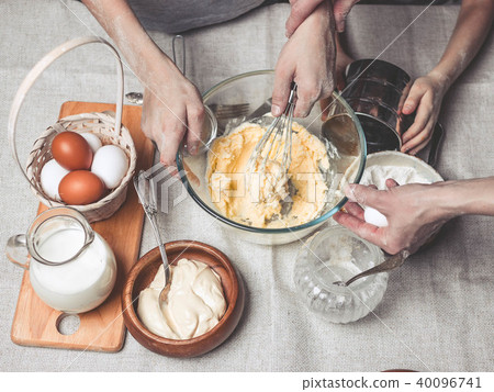 Mothers and children's hands cook dough for cookie Mothers and children's hands cook dough for cookie 40096741