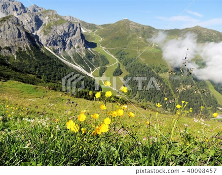 Aksamer Lithum的徒步旅行16 40098457