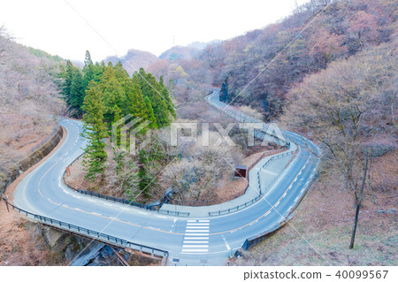 Hairpin curve 40099567