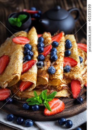 Pancakes with beries Pancakes with beries 40103599